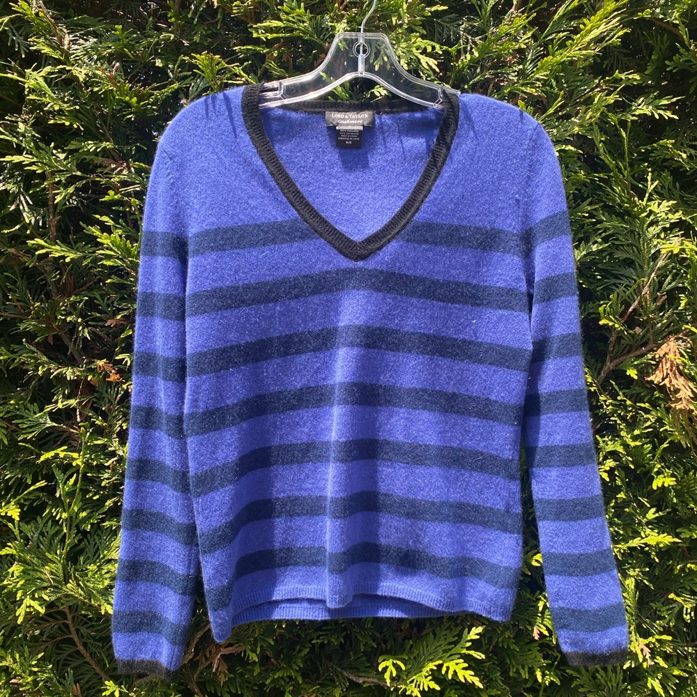 Lord & Taylor size medium 100% cashmere sweater
